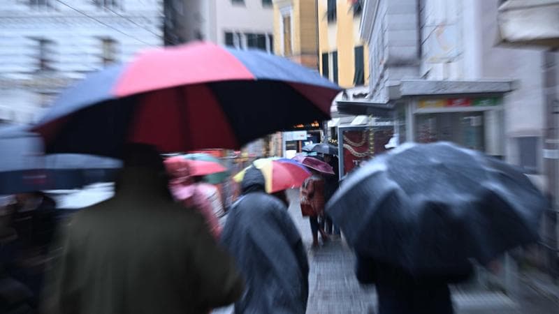 Previsioni meteorologiche: temperature inferiori di 6-7 gradi rispetto alla media, condizioni avverse localizzate e nevicate fino a 1300-1500 metri. 2