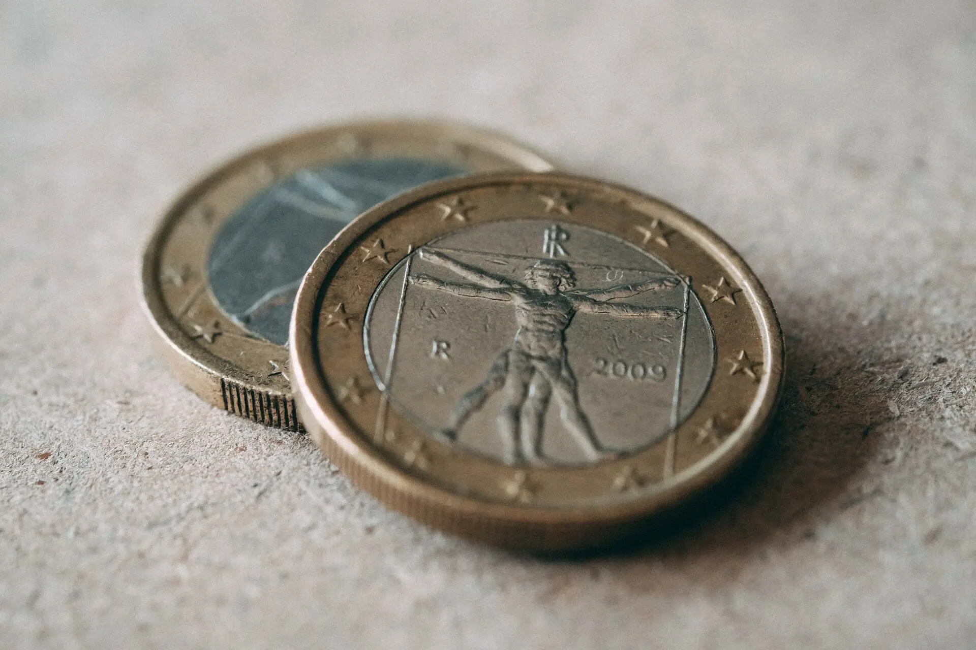 Retribuzioni dei dirigenti e stipendi medi, due ritmi differenti 1