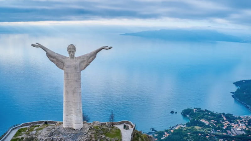 Riscoprire l'identità locale del Cristo Redentore di Maratea tramite l'arte. 2