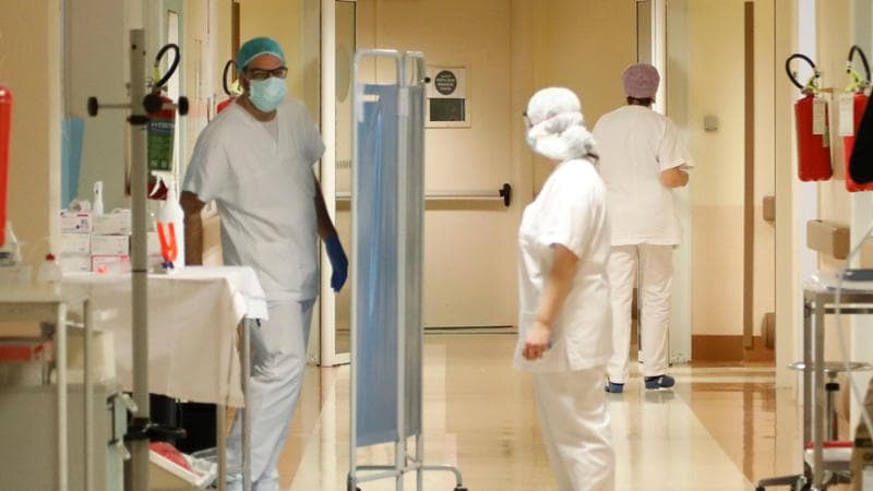 Secondo la Cassazione, il periodo necessario per indossare la divisa rientra nell'orario di lavoro. 2