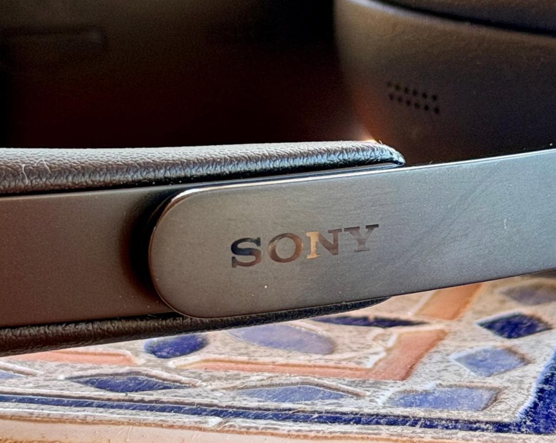 Sony 1000X The Collexion, cuffie da ascoltare, osservare e indossare. 3