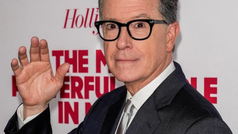 Stephen Colbert saluta “The Late Show” con un lancio di sedie dal tetto. 2
