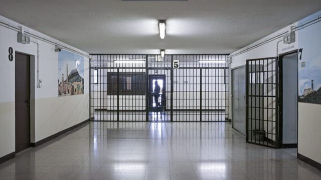 Tentativo di evasione dal carcere di Ferrara, fermato prontamente dal personale penitenziario. 1