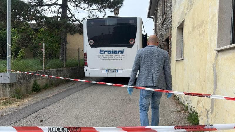 Terni, arrestato il coniuge della donna aggredita con un martello su un autobus. 2