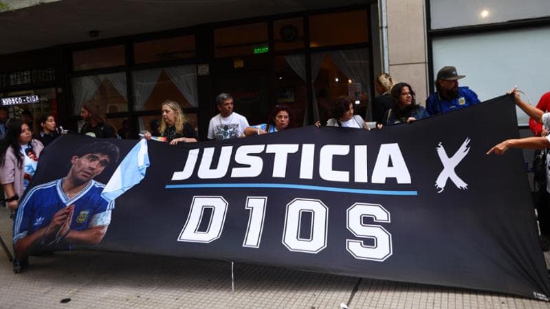 Tra emozioni e confusione, la disputa legale sul patrimonio di Maradona 2