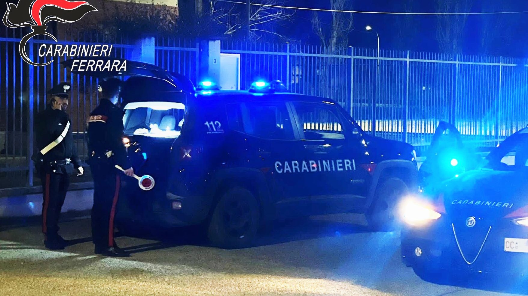 Caos a San Romano, poi attacca quattro carabinieri 1