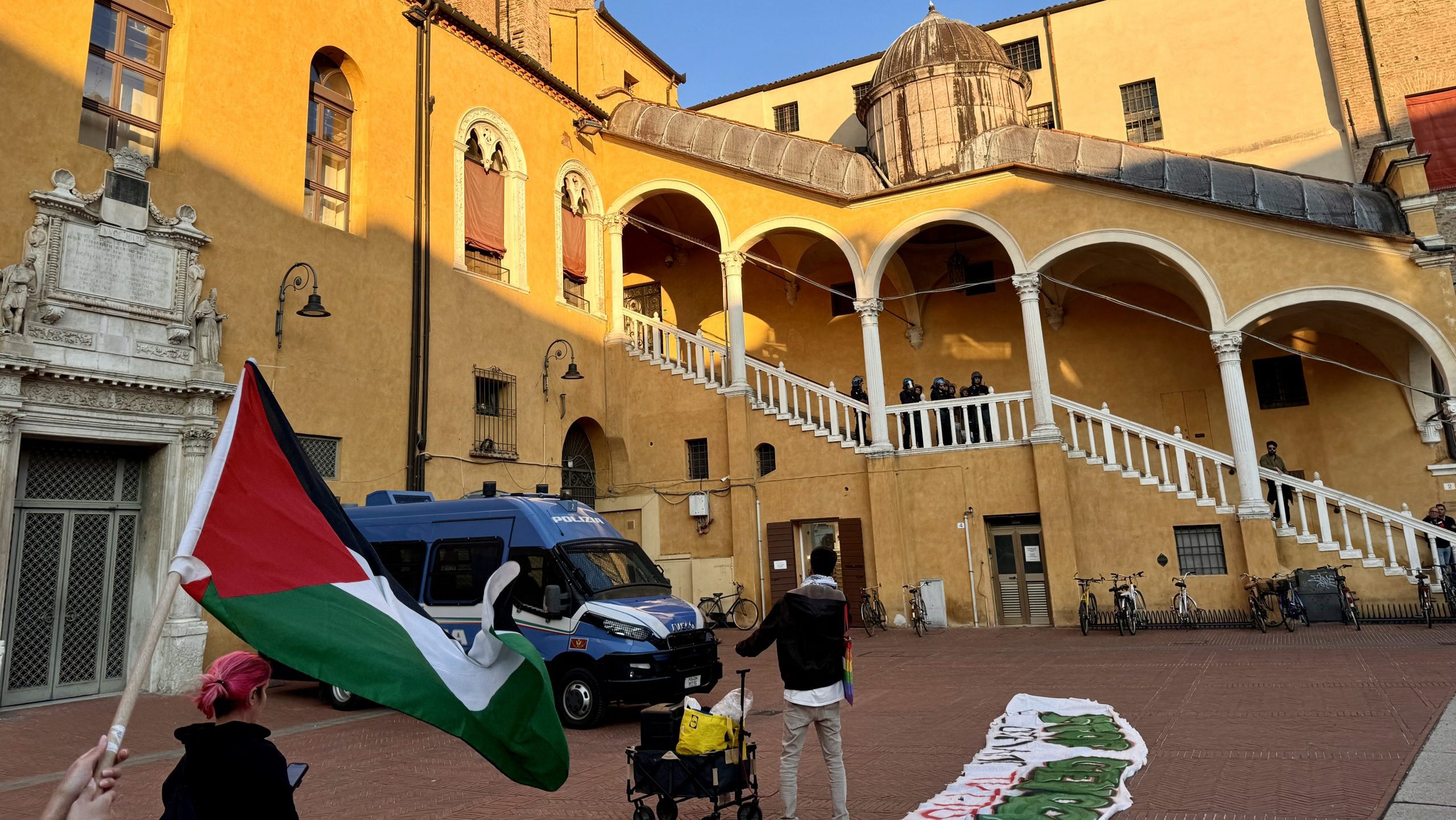 Due attivisti denunciati dalla Questura sono stati prosciolti dal giudice per mancanza di prove. 1