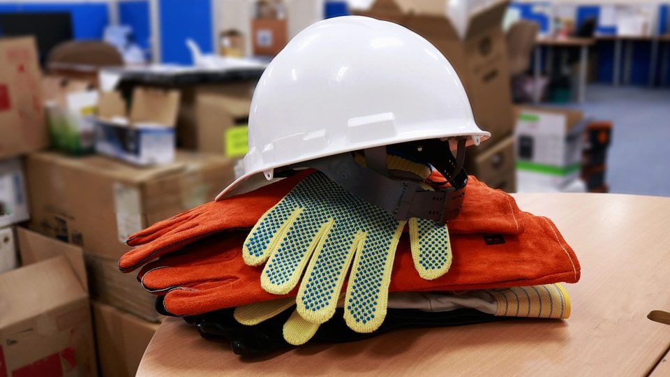 Ferrara vanta 24 aziende di eccellenza nel settore manifatturiero, con ricavi superiori a 101 milioni. 1