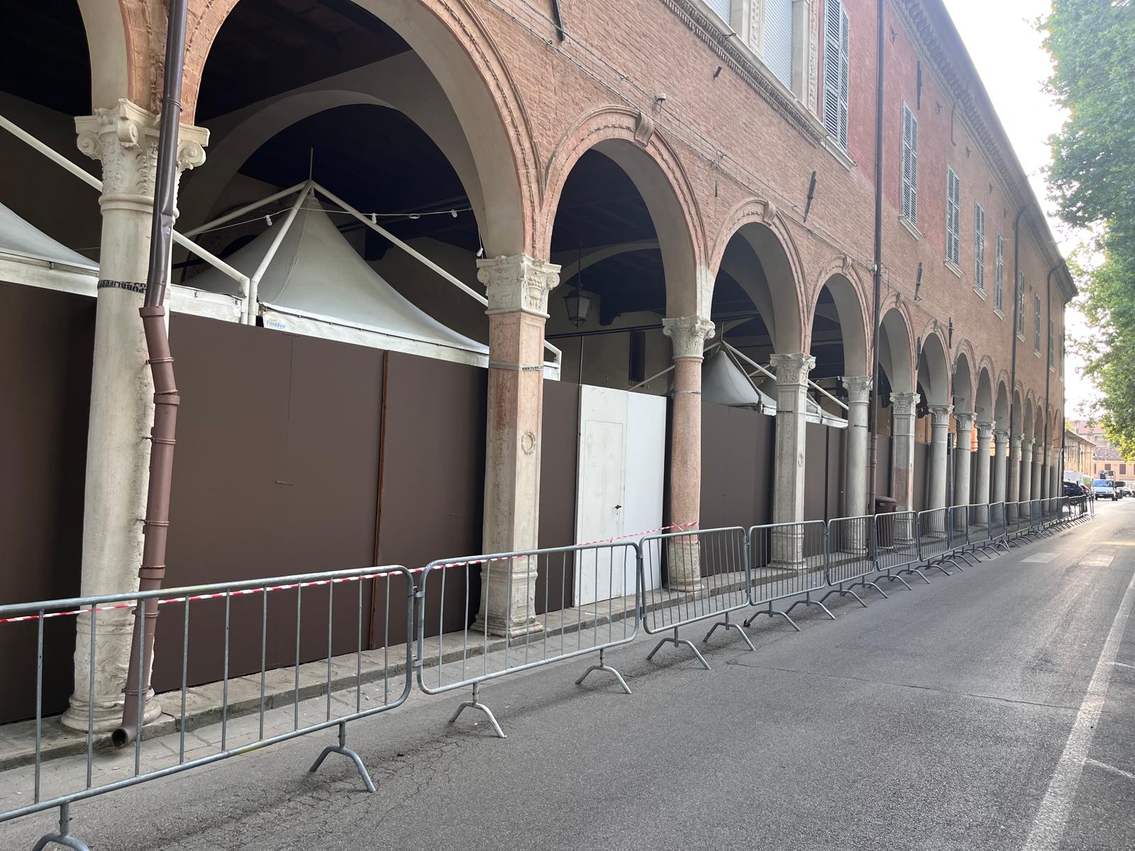 Festival estivo, necessario liberare il portico 1