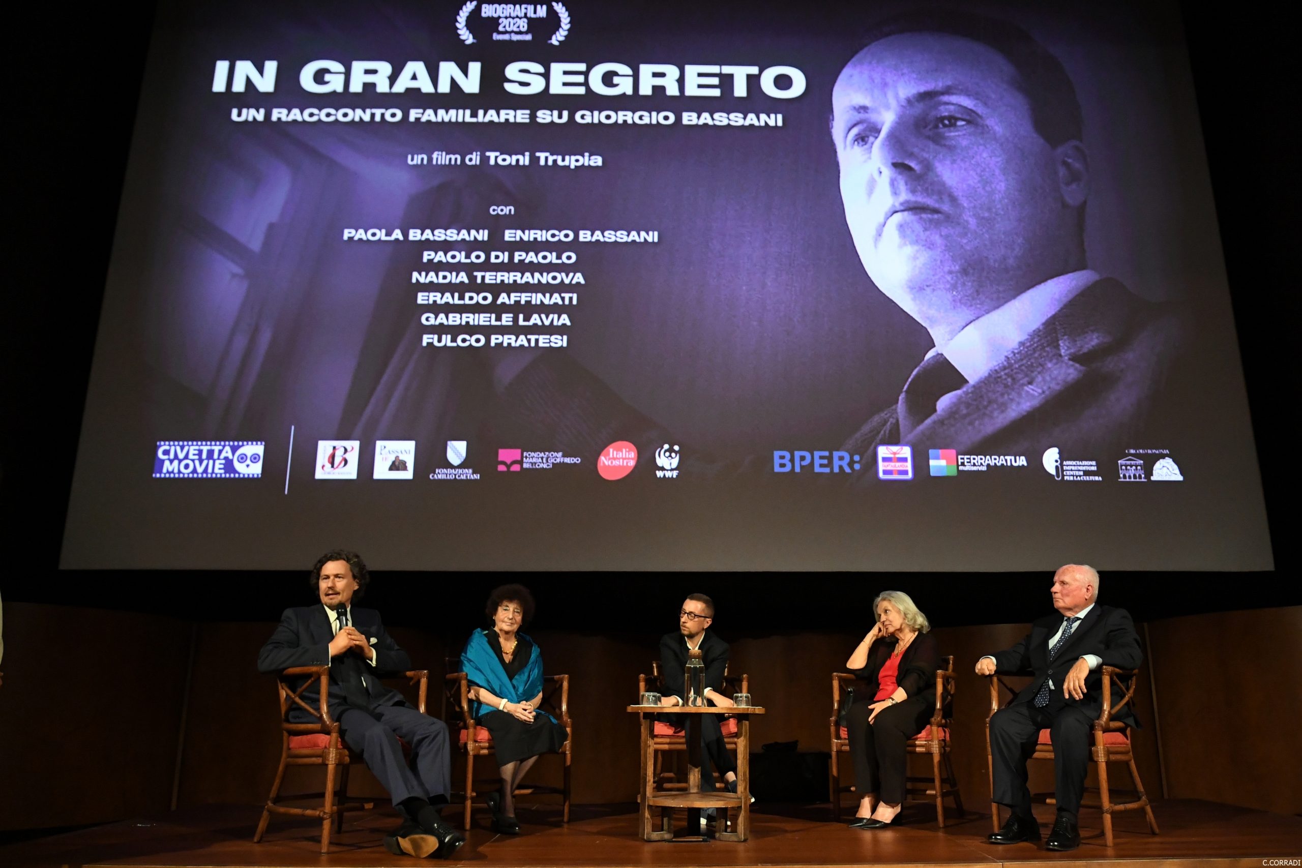 "Riservatamente – Una narrazione familiare dedicata a Giorgio Bassani". Pubblico affollato per la prima mondiale. 1