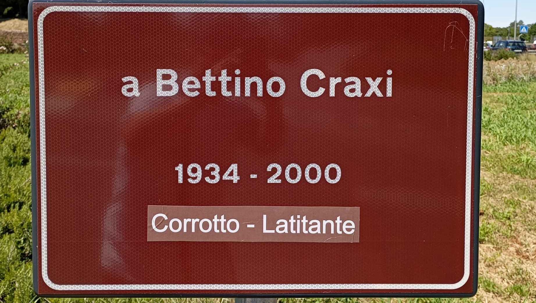 Targa dedicata a Craxi: “La memoria non si elimina con un'etichetta” 1