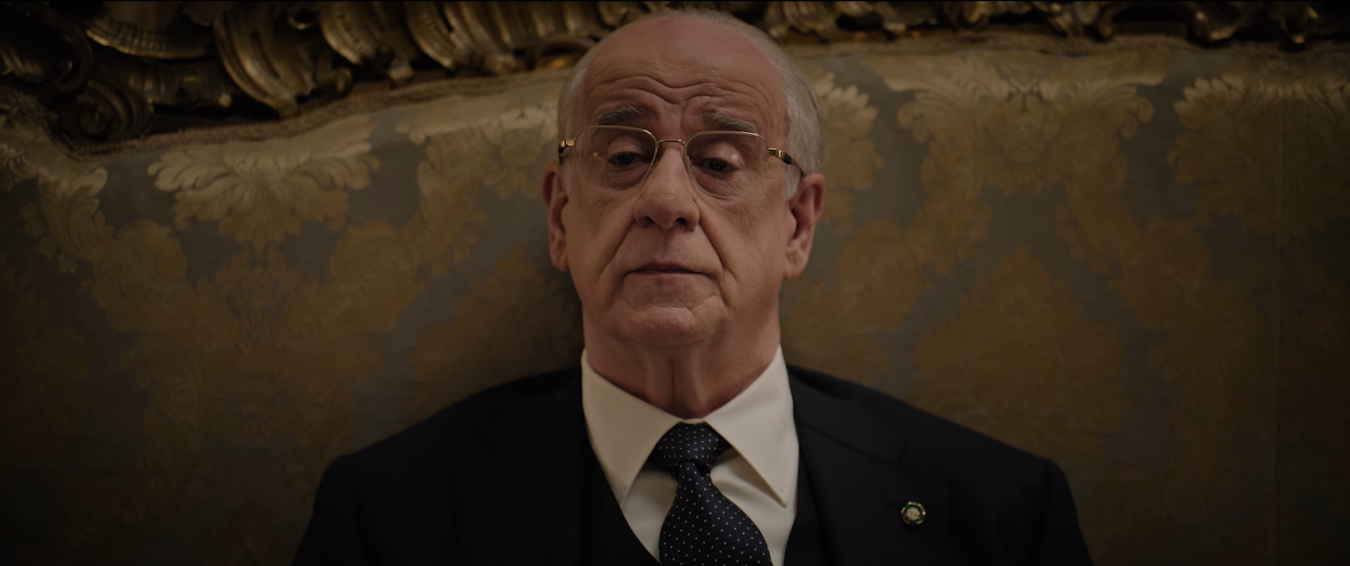 Toni Servillo ricopre il ruolo di Presidente nel film “La grazia” diretto da Paolo Sorrentino. 1