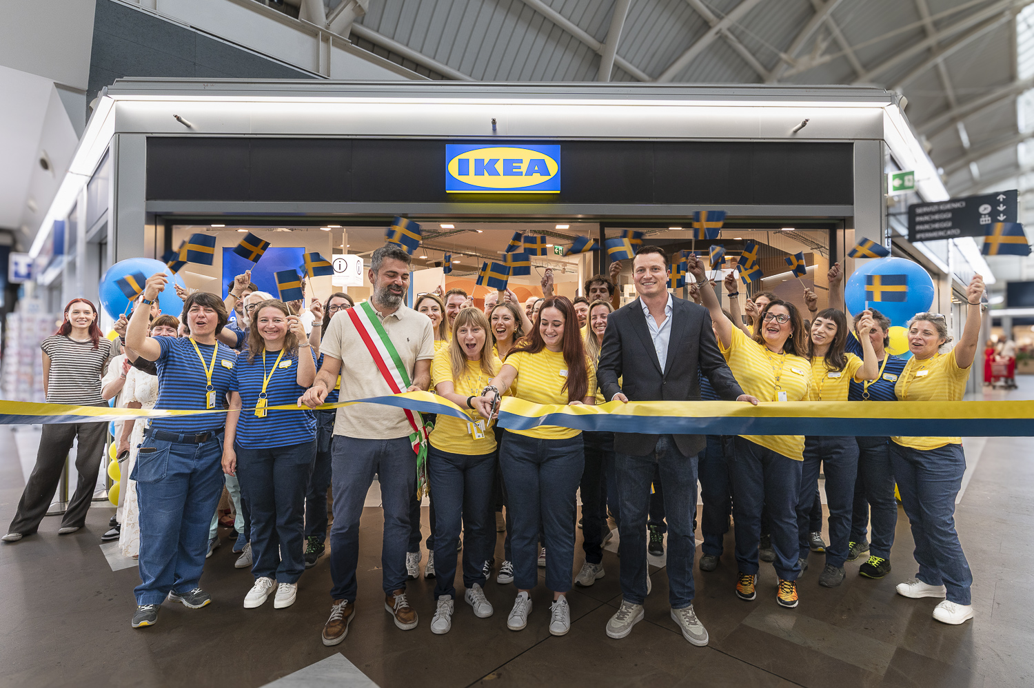 Ikea apre il suo primo punto di pianificazione e ordinazione a Ferrara, situato nel Centro commerciale “Le Mura”. 1
