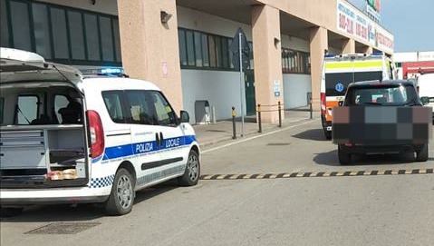 Investito nel parcheggio dell'Iper Tosano. "Richiedo testimoni che possano fornire supporto" 1