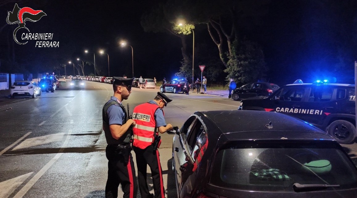 Sette persone denunciate per possesso di alcol, sostanze stupefacenti e un coltello durante i controlli nei Lidi. 1