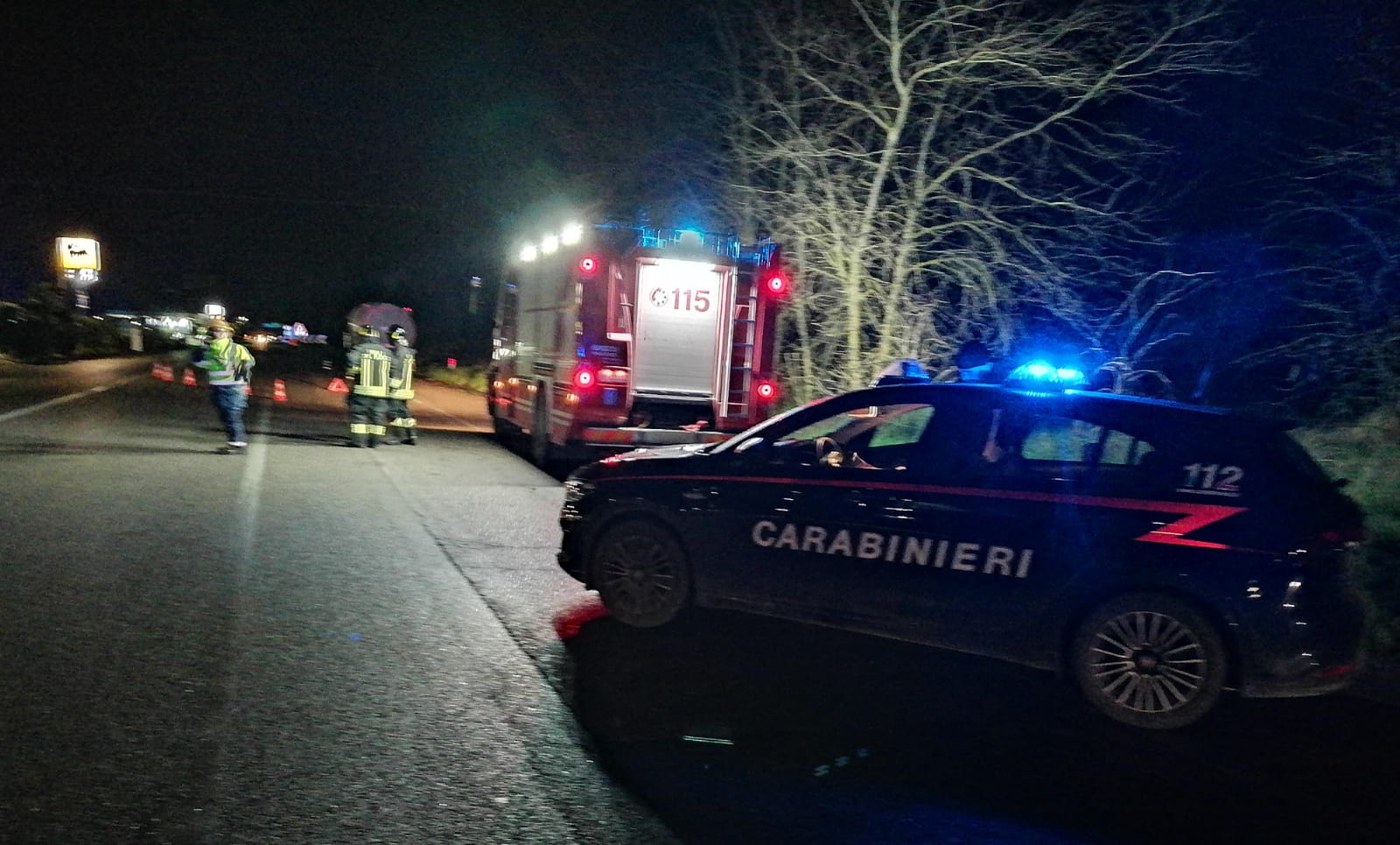 Un lavoratore cade nel canale mentre si inclina per recuperare le cuffie e muore. 1