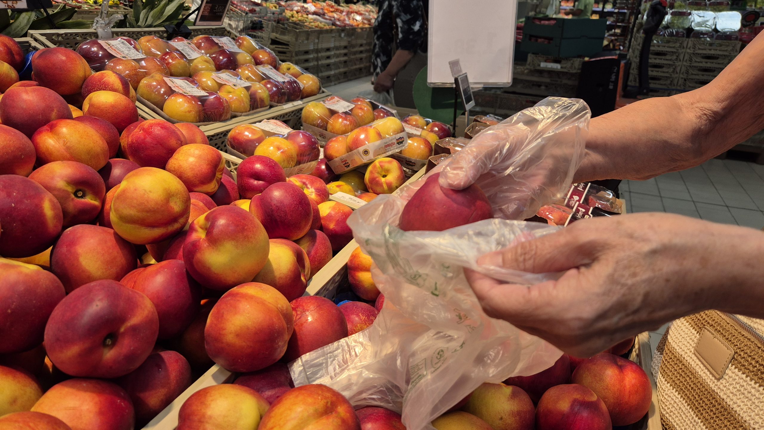 Frutta e verdura alla Coop: un'estate all'insegna della freschezza 1