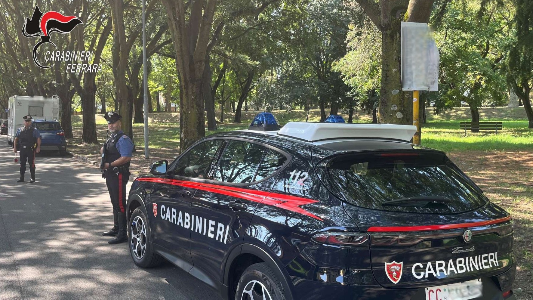 Fuga su monopattino e colluttazione con i Carabinieri in mezzo al traffico 1