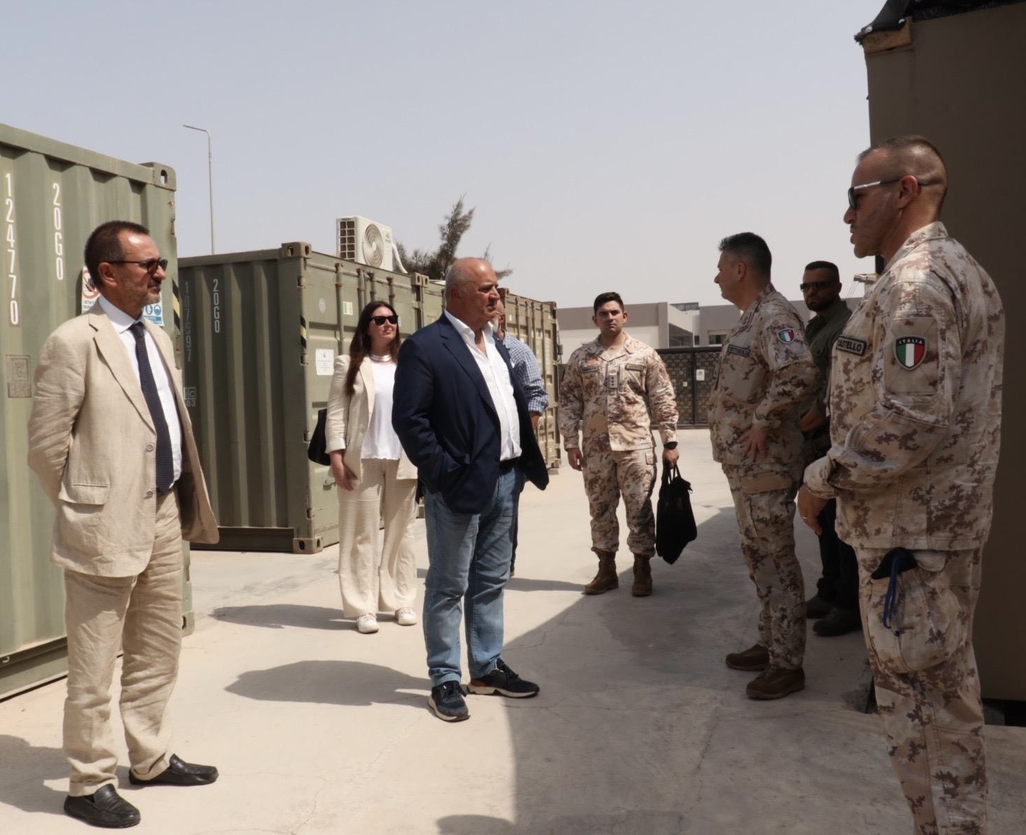 Malaguti incontra il contingente italiano in Libia Malaguti incontra il contingente italiano in Libia 1