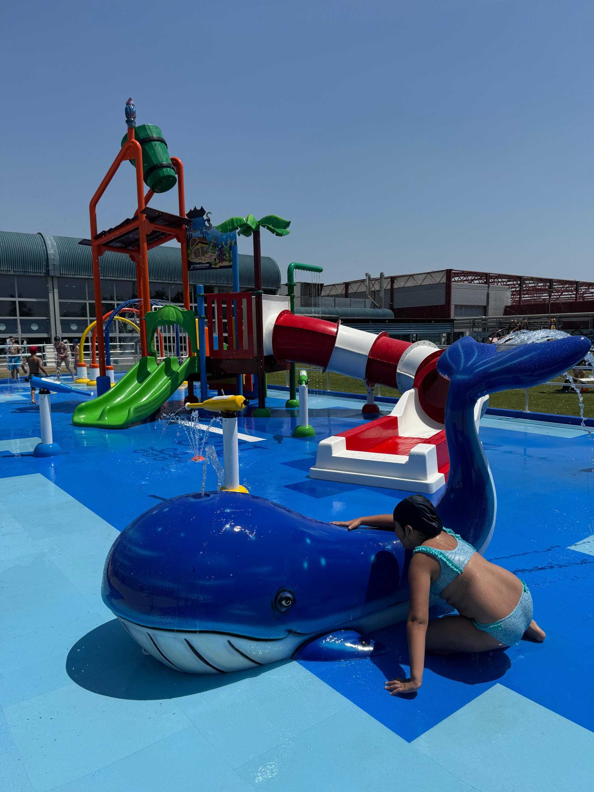 Nei mercoledì di agosto l'ingresso alle piscine estive di Nuova Sportiva è gratuito per i bambini. Nei mercoledì di agosto l'ingresso alle piscine estive di Nuova Sportiva è gratuito per i bambini. 17