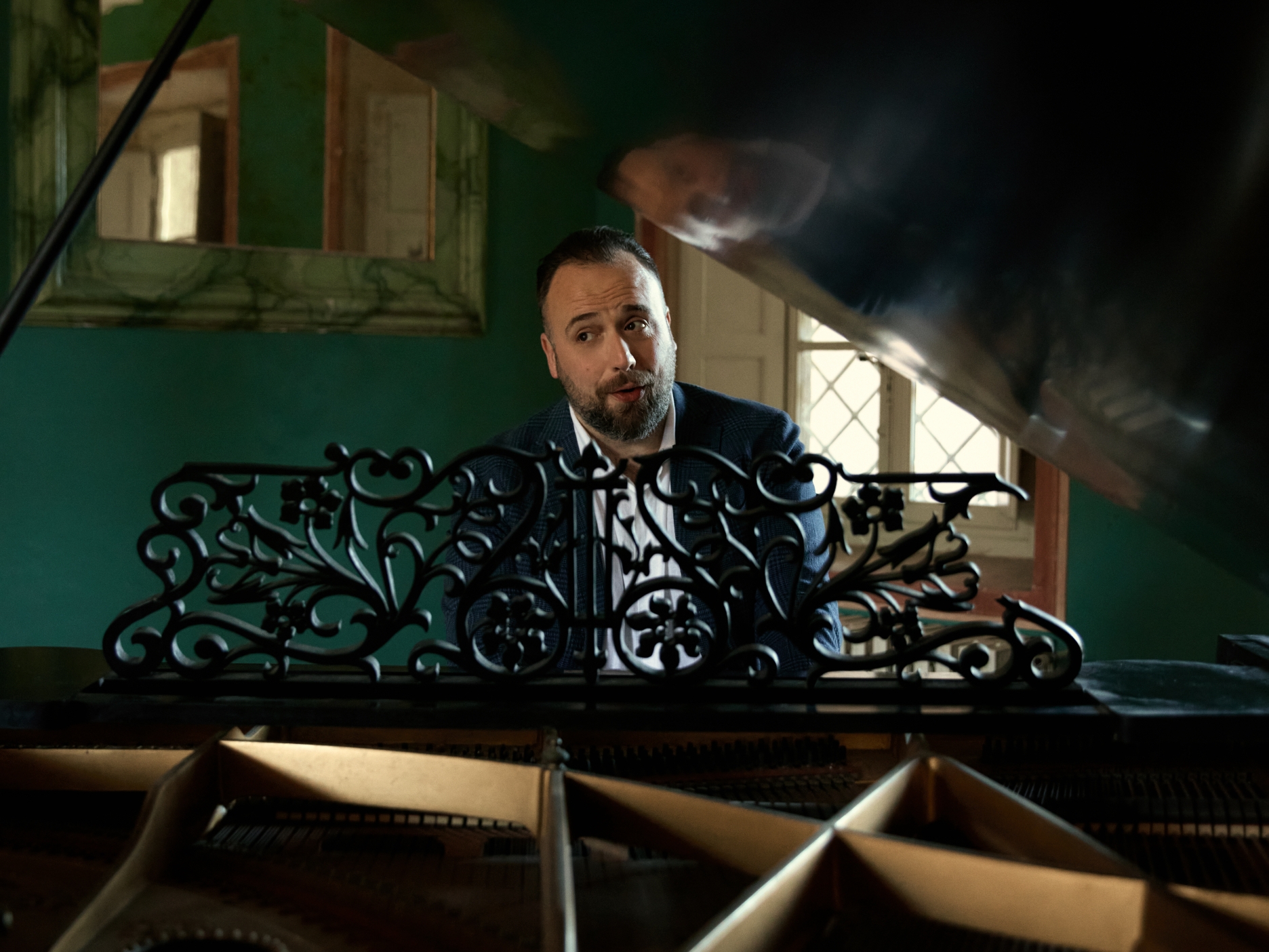Raphael Gualazzi si esibisce nuovamente a Comacchio con un concerto che unisce jazz, blues e melodie italiane. 1