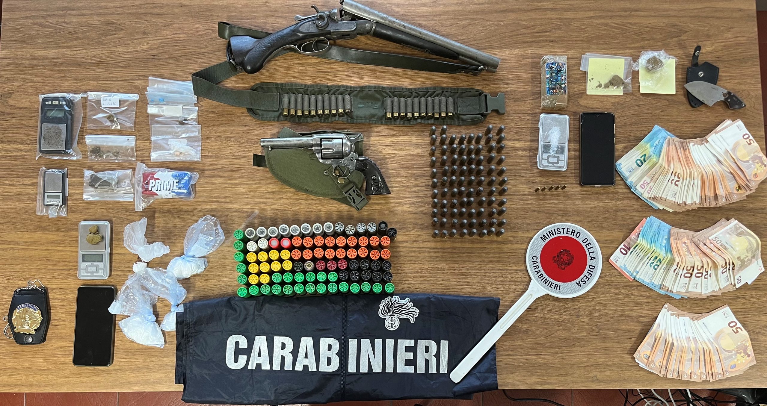 Sostanze stupefacenti, armamenti e denaro. Roma, complice di Casolari arrestato. 1
