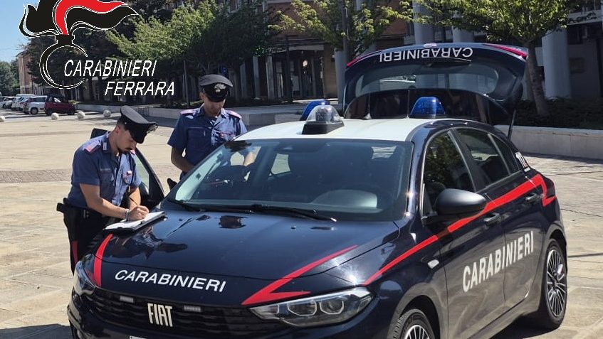 Coltelli in tasca e minacce di morte: arrestato il 40enne che ha aggredito i Carabinieri a Pontelagoscuro 1