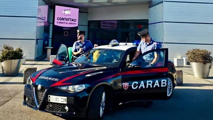 Blitz al centro commerciale Il Castello: rubata la cassaforte della gioielleria 1