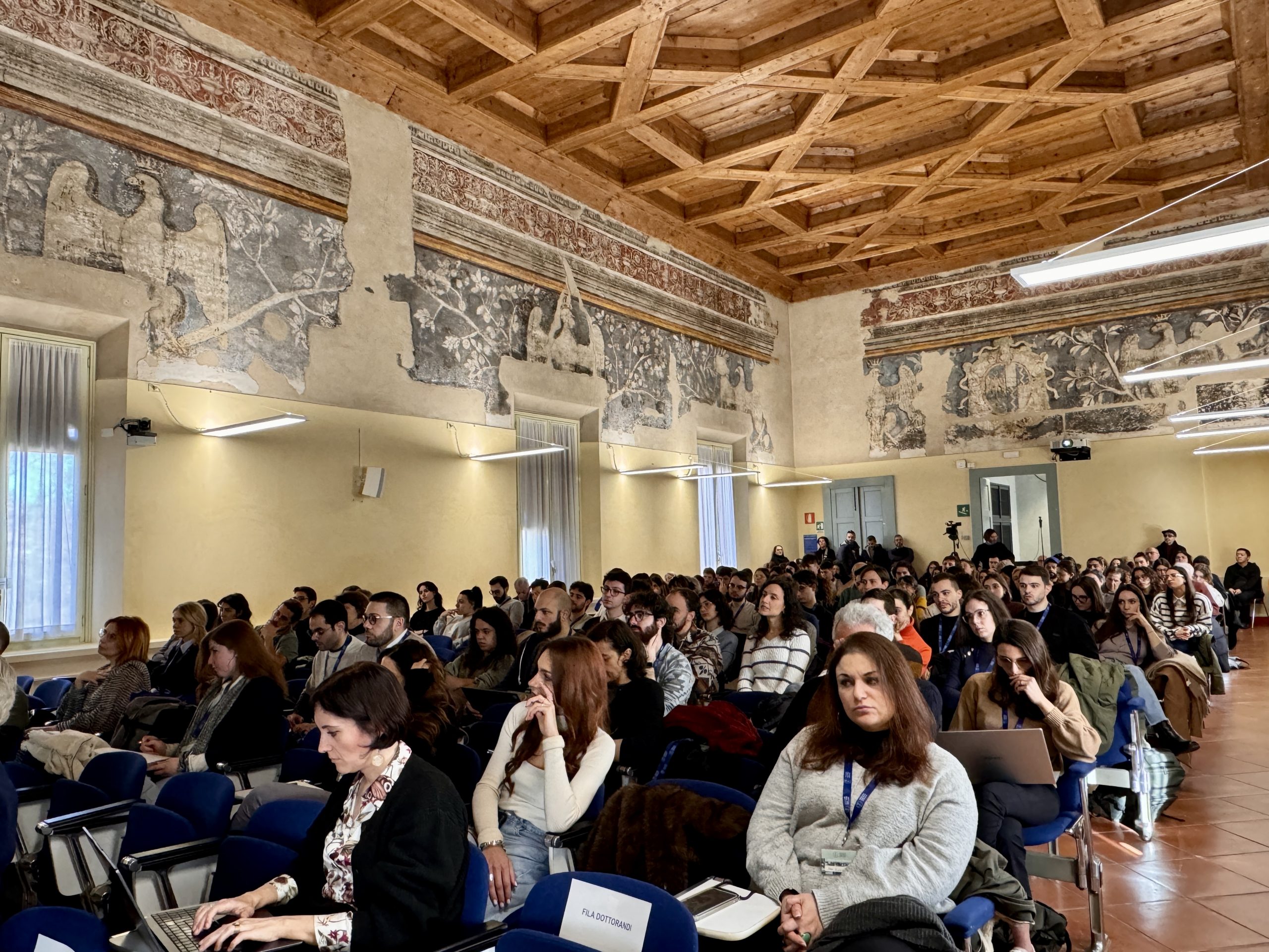 Ferrara riscopre la democrazia dal basso: dai COS al teatro, un progetto tra storia e partecipazione Ferrara riscopre la democrazia dal basso: dai COS al teatro, un progetto tra storia e partecipazione 1
