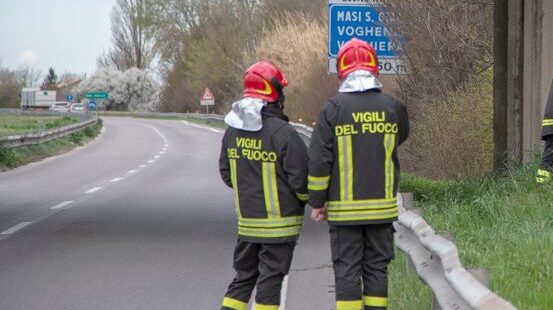 Incidente all'RA8: un 63enne ferrarese si ribalta con la Citroen C3 al Delta 1