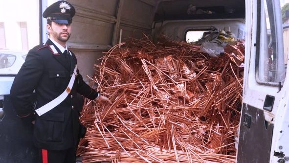 Furti di rame, allarme per la rete elettrica: a Ferrara la Prefettura lancia un piano contro le incursioni 1