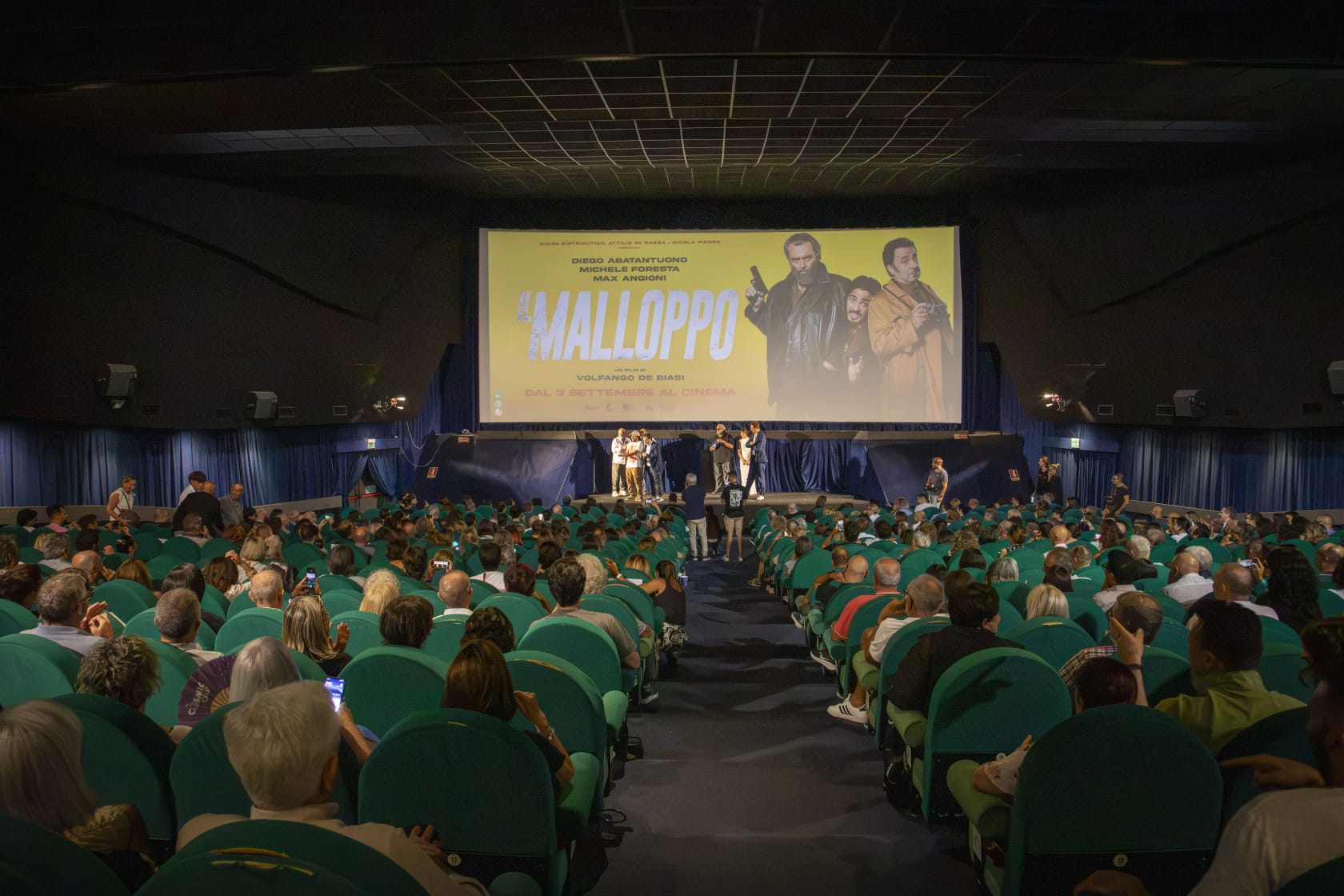 Il Malloppo si presenta all’Italia intera dal palco dell’Apollo 16