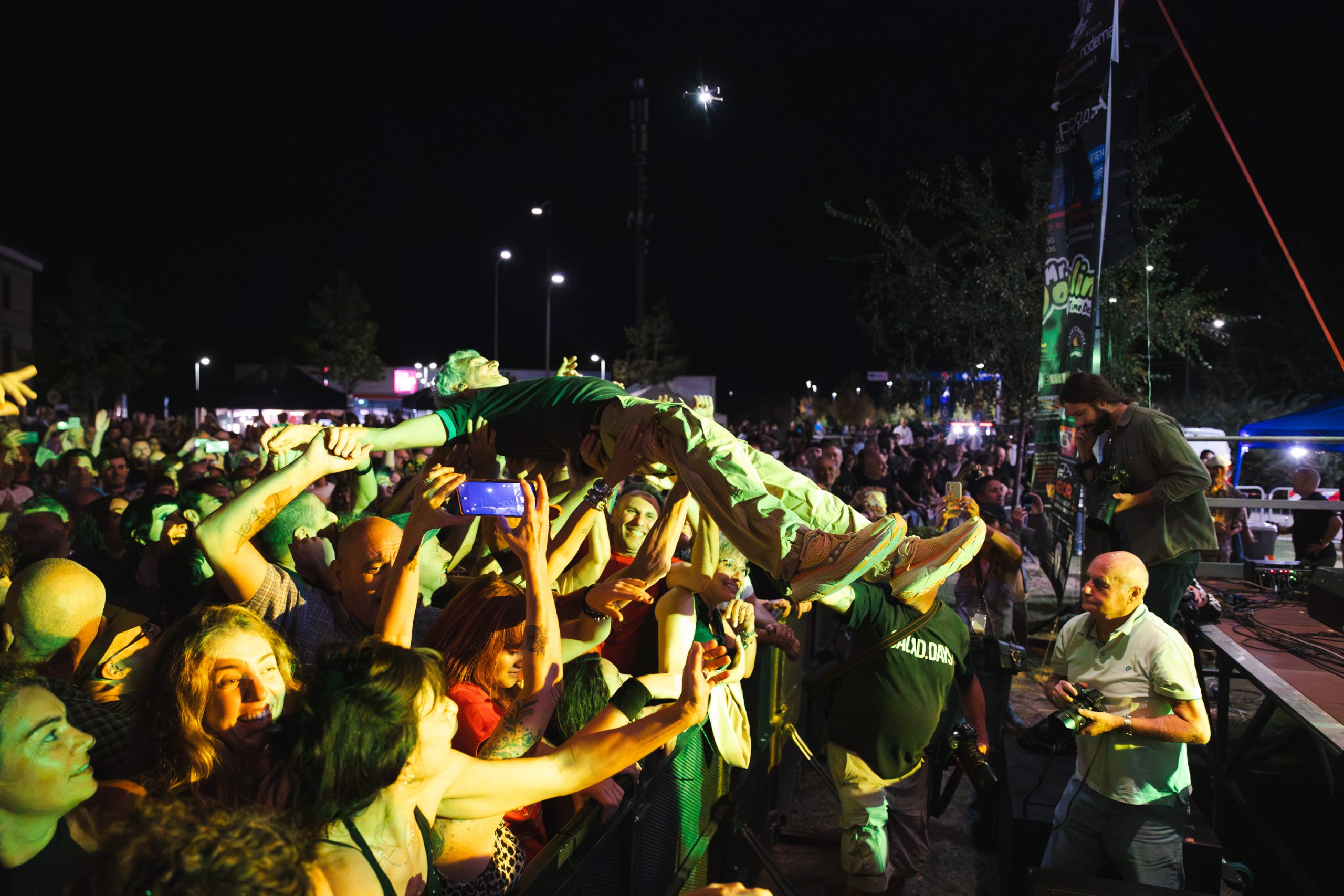L’ultimo concerto degli Strike infiamma la Darsena: in 3mila per l’addio alla band ferrarese 7