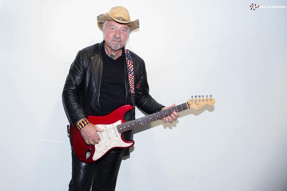 Pietruccio Montalbetti a Ferrara: i Dik Dik, l'amicizia con Lucio Battisti e la colonna sonora di una generazione Pietruccio Montalbetti a Ferrara: i Dik Dik, l’amicizia con Lucio Battisti e la colonna sonora di una generazione 1