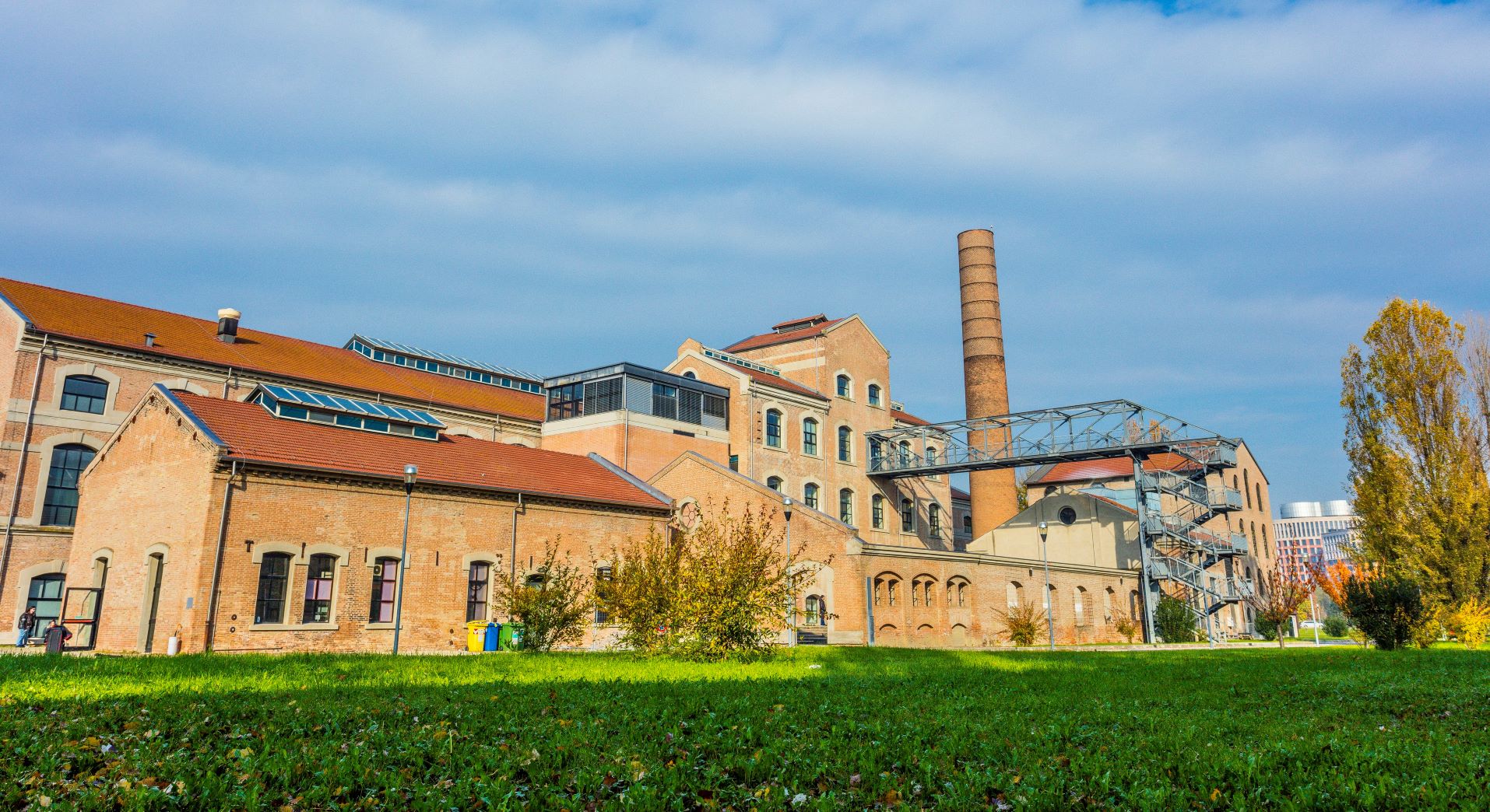 Teatro e scienza si incontrano: al via la rassegna teatrale “Teatro al Polo” dell'Università di Ferrara Teatro e scienza si incontrano: al via la rassegna “Teatro al Polo” dell’Università di Ferrara 1