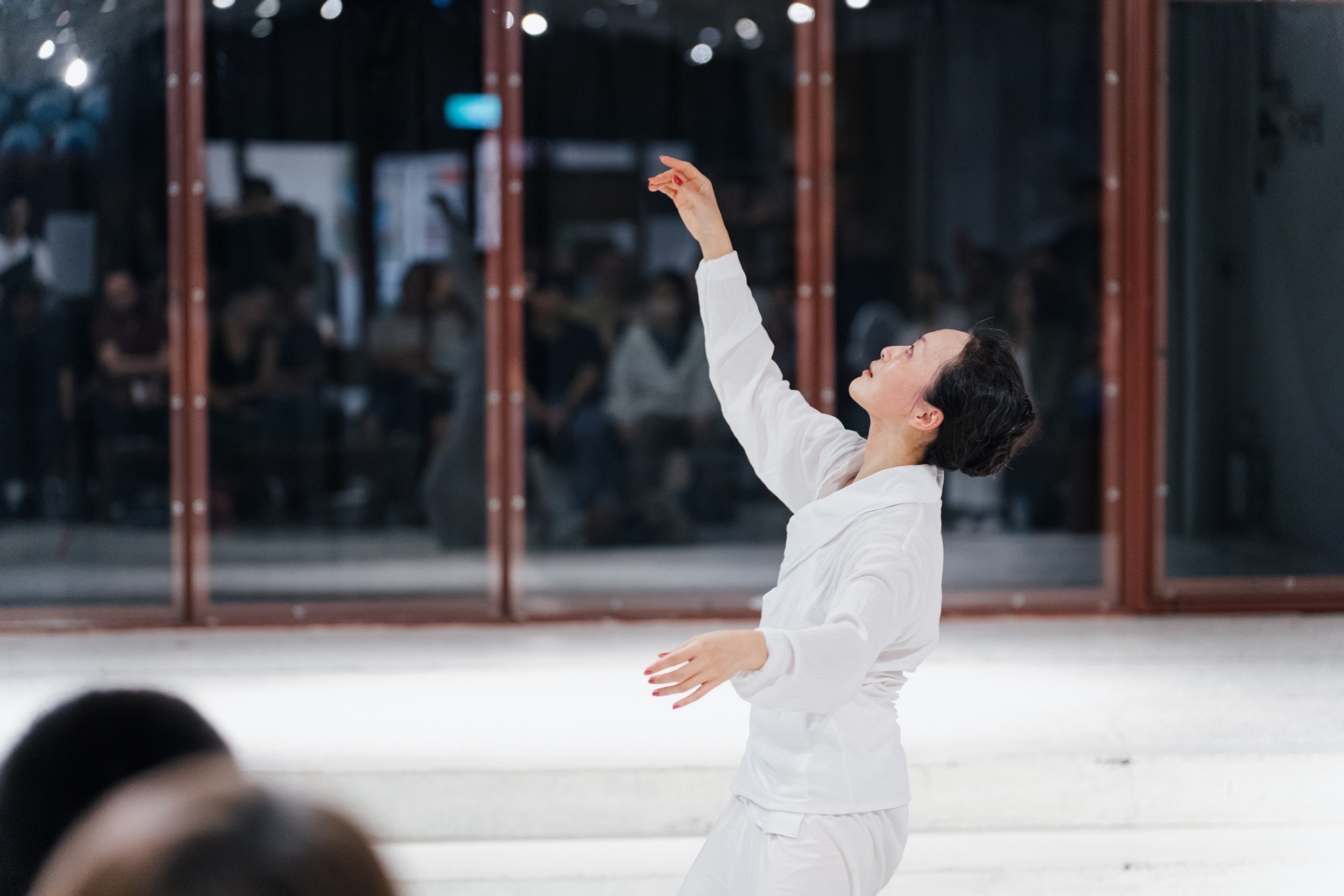 Un weekend, una città che danza: al via il Festival di Danza Contemporanea del Teatro Comunale di Ferrara Ferrara, il Festival di Danza Contemporanea trasforma la città in un palcoscenico corale 1