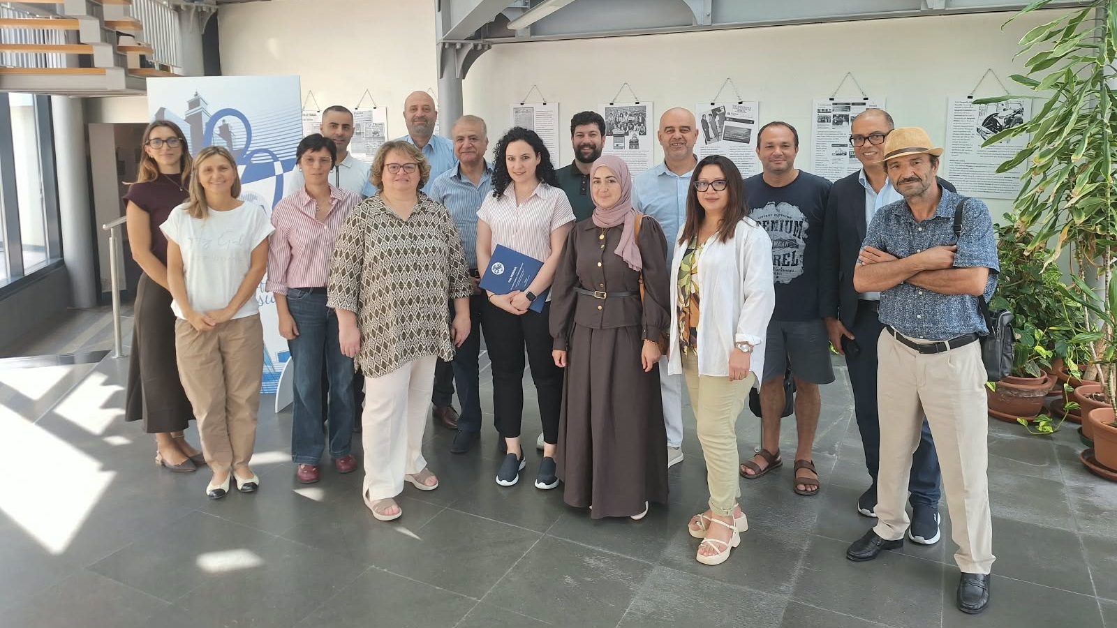 Undici docenti da Tunisia e Giordania a Ferrara per studiare il modello italiano della moda Undici docenti da Tunisia e Giordania a Ferrara per studiare il modello italiano della moda 1
