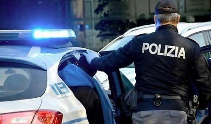 Aggredisce due poliziotti durante un controllo, arrestato per resistenza e lesioni Ferrara, aggredisce due poliziotti durante un controllo: arrestato per resistenza e lesioni 1