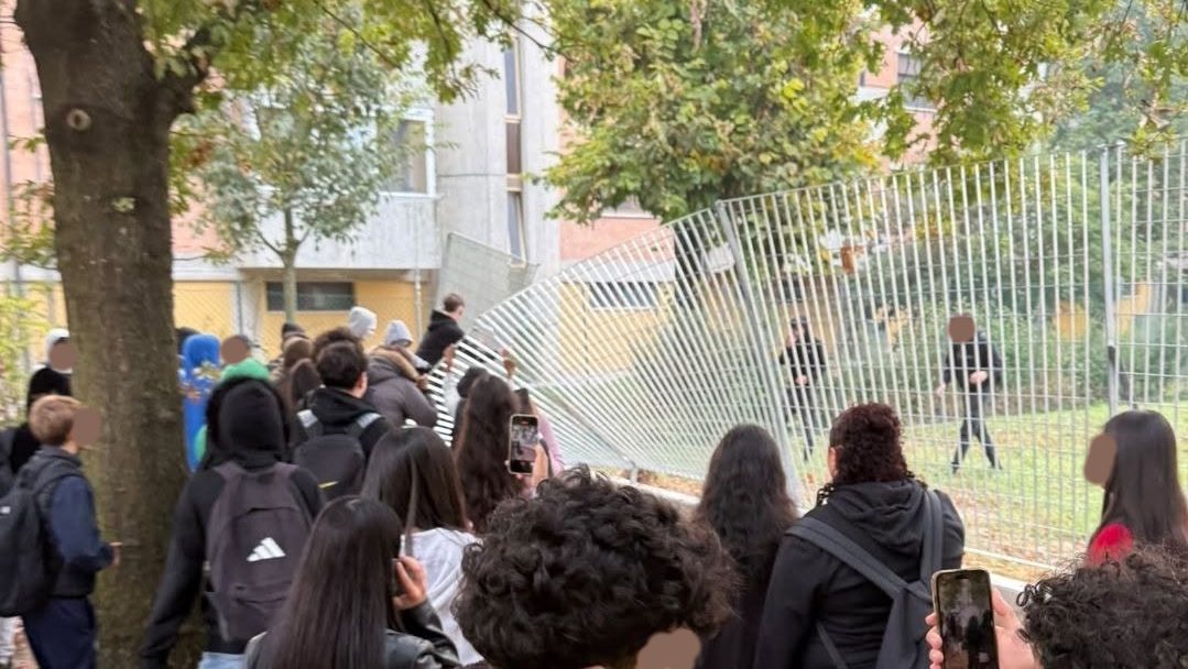 Chat e manifestazioni studentesche: le verifiche delle forze dell’ordine, “Nessun riscontro preciso” 1