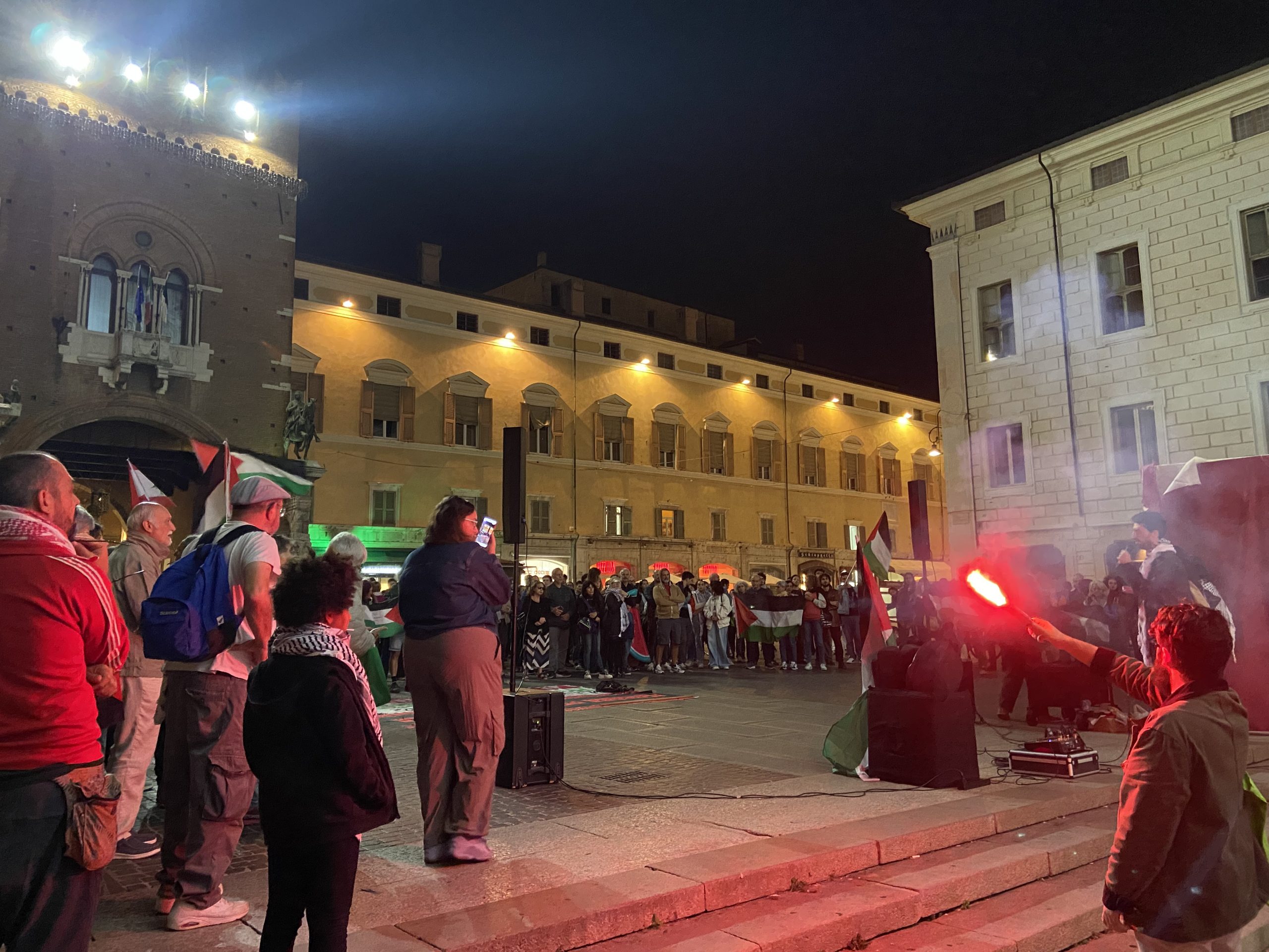 “Fermare genocidio ed economia di guerra”: un centinaio in piazza per Gaza 3