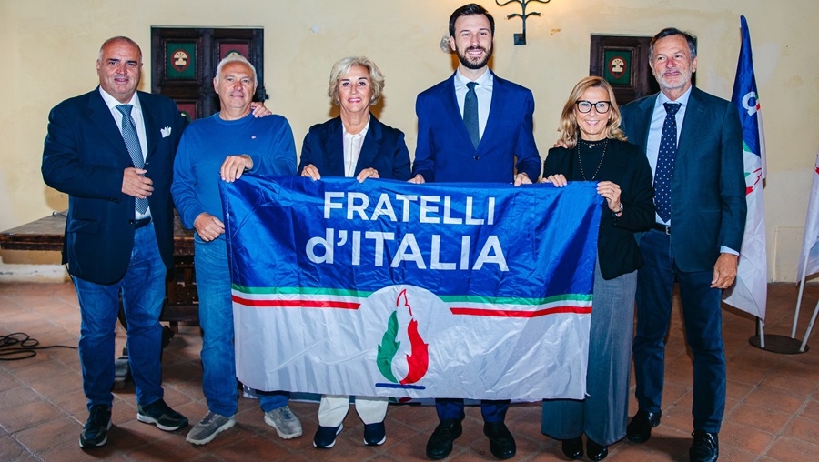 Fratelli d'Italia inaugura la nuova sede con il ministro Foti Fratelli d'Itoria apre la nuova sede di Ferrara alla presenza del ministro Foti 1