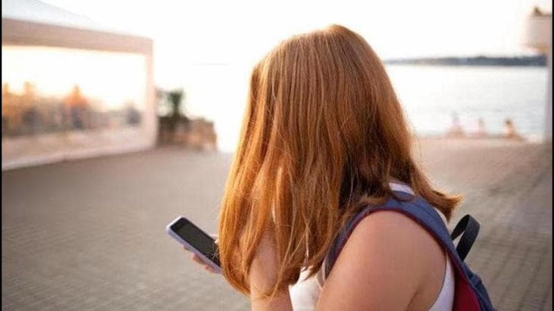 Dopo l’Australia, ci prova la Francia: “Social network vietati agli under 15” 1