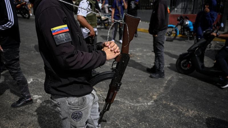 E nelle strade scoppia la protesta “Nessuno tocchi il nostro Paese” 1