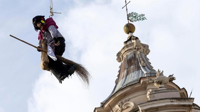 Epifania, calza per 9 italiani su 10. I genitori ammettono: “mangiamo le caramelle dei nostri figli” 1