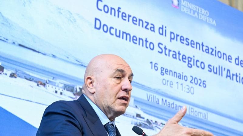 Groenlandia, Crosetto: “Invio frammentato di soldati sembra l’inizio di una barzelletta” 1