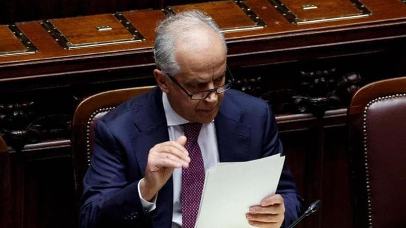 Sicurezza, blitz della destra. Stop a patente e passaporto per i ragazzi con i coltelli 1