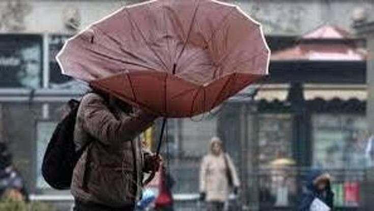 Vento forte, onde fino a sei metri e nubifragi arriva il ciclone Harry 1