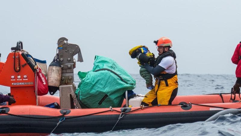 Violenta tempesta sulla Sicilia, salvati 200 naufraghi: lotta contro il tempo per toccare terra 1